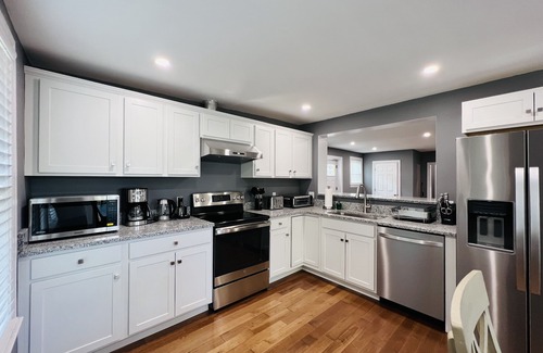 Fort Howard House | CHeerful 3-bedroom waterfront home
