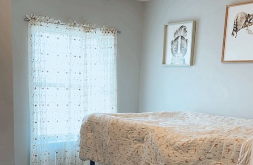 Lakeview House | Cheerful 3-Bedroom Home with Indoor Fireplace