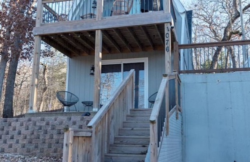 Lampe Ski Chalet | Cheerful 3 Bedroom Swiss Chalet at Table Rock Lake
