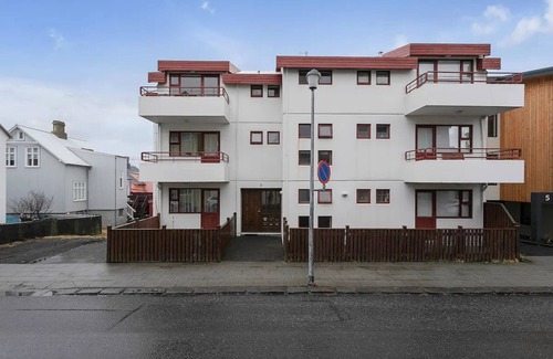 Downtown Apartment | Cheerful 3BR | Down Town | Newly Renovated