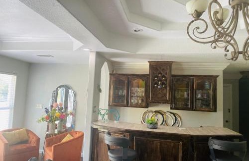 Brownsville House | Cheerful 4 bedroom home with pool and BBQ area with 5th bedroom option