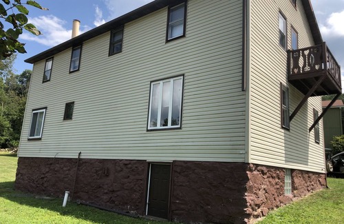 Robertsdale House | CHEERFUL 4 BEDROOMS GETAWAY HOME NEAR LAKE