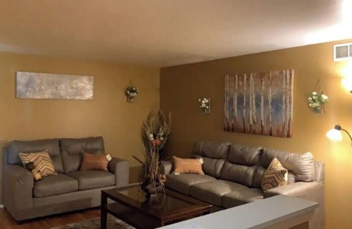 Trotwood House | Cheerful 4BR/12BD “Ravishing Ranch”