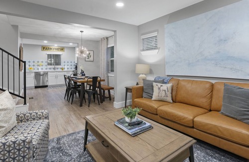 Flatonia House | Cheerful acreage with a petting zoo, pool, firepit