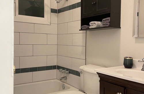 Lafayette House | Cheerful and Stylish 2 BR in Old Town Lafayette
