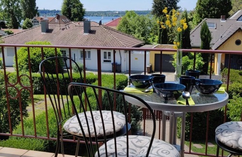 Unteruhldingen Apartment | Cheerful apartment in Uhldingen