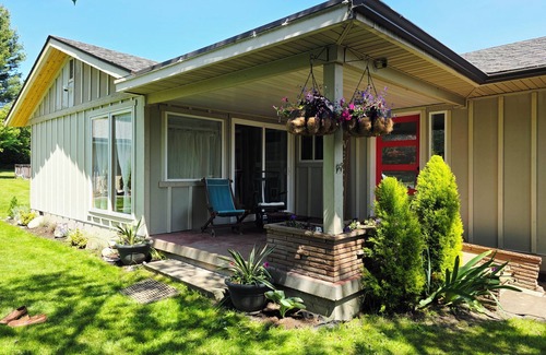 Snohomish House | Cheerful family home 1/2 mile from downtown