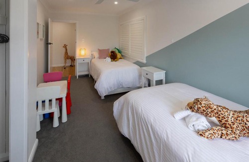 Lake Munmorah House | Cheerful Lakeside House-Minutes away from anywhere