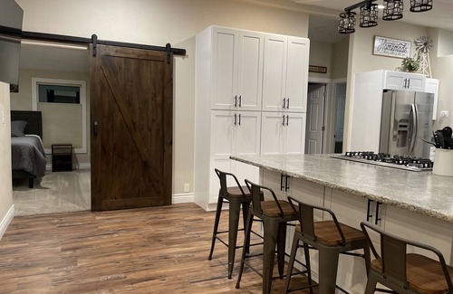 Halfway Other | Cheerful Newly remodeled 3-bedroom farmhouse