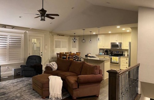 Rock Springs House | Cheerful, spacious, sunny & comfy 4-bdrm home