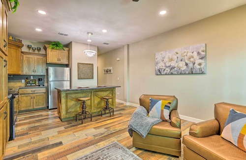 Lasara Apartment | Cheery Raymondville Apt ~ 6 Mi to Delta Lake!
