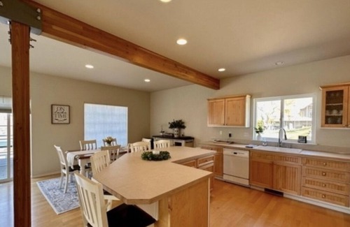Orondo House | CHELAN AREA! Columbia River Large Home! Waterfront Sun Cove Community!