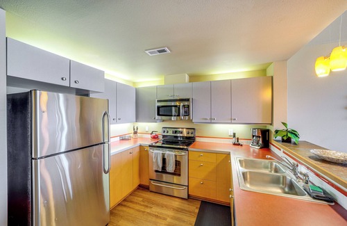 Chelan Condo | Chelan Home: Views, Pool, Hot Tub, & Beach Access