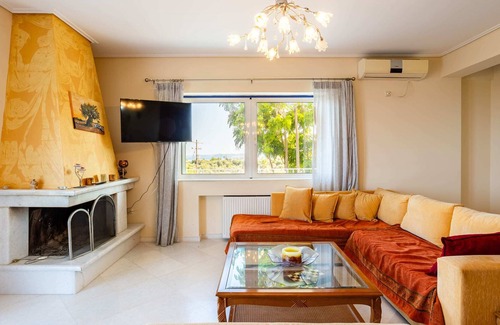 Messini House | Chelonaria Garden Getaway - Coastal Sea Serenity