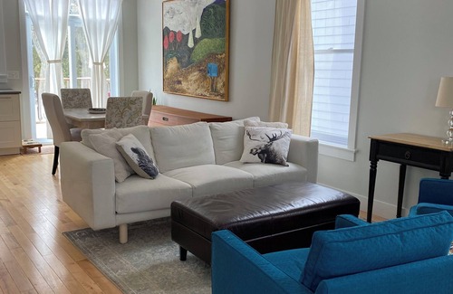 Chelsea House | Chelsea Village Home Pet Friendly.
