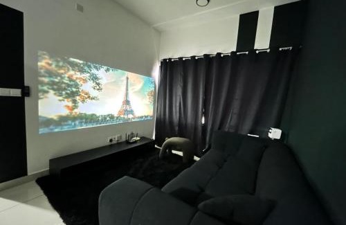 Kampung Bukit Dukong Apartment | Cheras traders garden Black Lover trader square 2 bedroom , WI-FI , projector