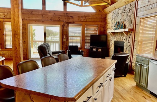 Bean Station Cabin | Cherokee Lake Front Cabin with Private Dock
