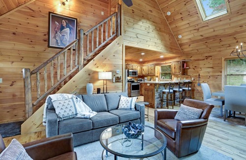 Ridgeline Vistas Cabin | Cherokee Sunsets-Stunning Mtn View Sunsets, Fire Pit, Hot Tub, Starry Nights