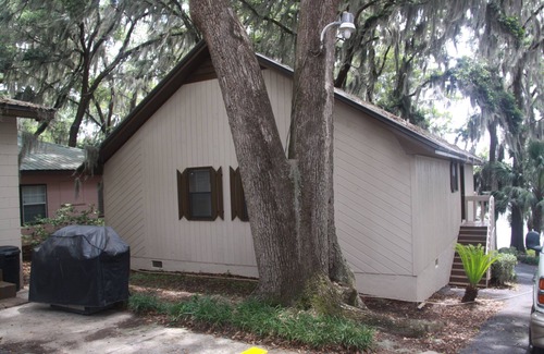 Madison House | Cherry Lake Home Perfect for Family Gatherings. Close to Wild Adventures.