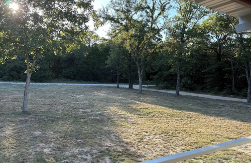 Kingston House | Cherry Properties - Walking distance to Lake Texoma!