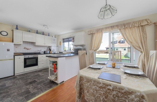 Port St Mary Cottage | Cherry Tree House - a holiday cottage that sleeps 5 guests in 3 bedrooms
