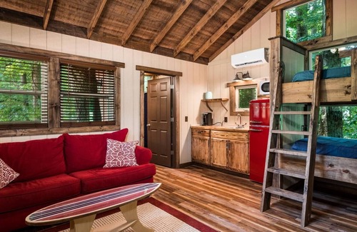 China Grove House | Cherry Treesort "The Tolson"