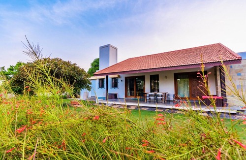 Nashik Villa | Cherry Villa,Nashik by Ebony Stays | Cosy 4BHK Villa in Nashik with Scenic Views