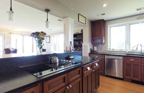 Cape Anne House | Chesapeake Paradise House-Stunning 6+br4ba Wtrfrnt