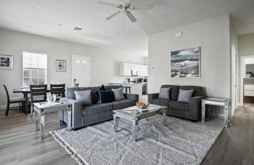 Palm Cay Apartment | Chesapeake Place in Palm Cay
