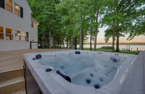 Elkton House | Chesapeake Point | Waterfront w/HOT TUB + Beach!
