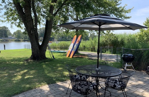 Deale House | Chesapeake Spectacular Waterfront- Kayaks, Spa, Pier