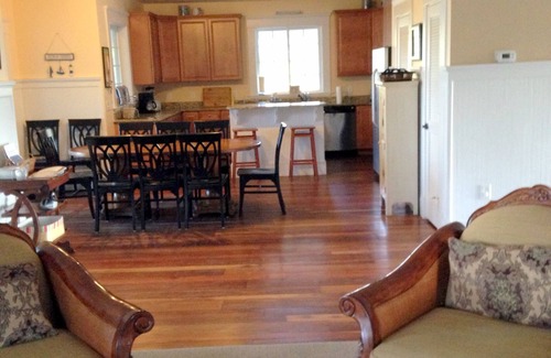 Woolford House | Chesapeake Waterfront- 7bd/5ba, Beach, Pool, Pets, Dock