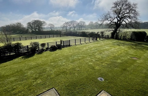 Middlewich Apartment | Cheshire - Countryside peaceful retreat. Surrounded with nature and wildlife.