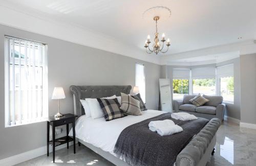 Dunmurry House | Chestnut House, Beautiful, spacious & comfortable