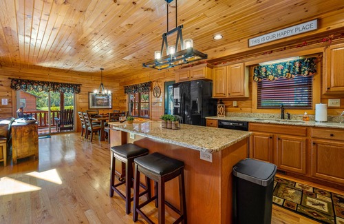 Maggie Valley Cabin | Chestnut Lodge ~ New Cabin by Willow Tree Cabins