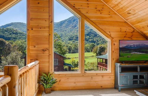Maggie Valley Cabin | Chestnut Lodge ~ New Cabin by Willow Tree Cabins