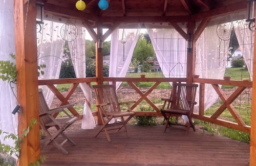 Flammersfeld Apartment | Chestnut vacation apartment in the Mensch und Natur guest & seminar house
