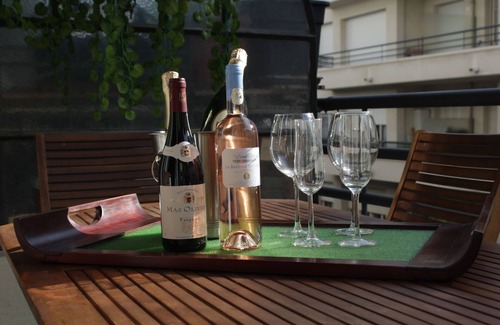 Carre d'Or Apartment | Chez Albertine: bright 105m² apartment, two minutes from the sea