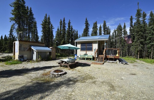Harding-Birch Lakes Cabin | Chez Benz Cabin near Harding Lake State Recreation Area.