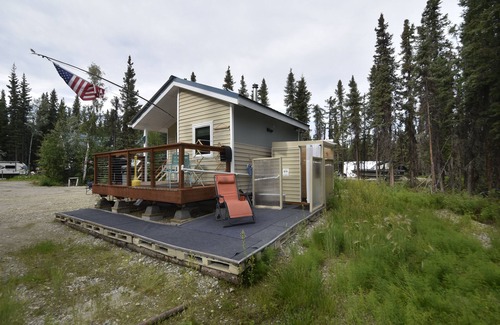Harding-Birch Lakes Cabin | Chez Benz Cabin near Harding Lake State Recreation Area.
