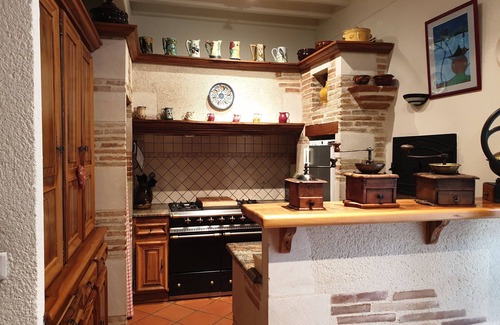 Lalbenque House | CHEZ DANIELE - Charming house in the heart of the village of Lalbenque