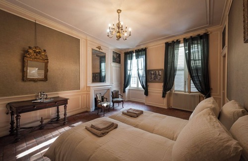 Saint-Amand-Montrond Bed & Breakfast | Chez Diane Mansion for 12 people, ideal for a stay in Central France