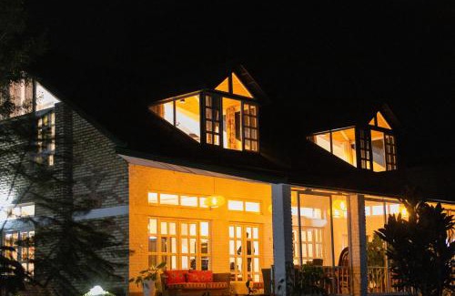 Nyanza Cabin | Chez Drocella Eglantine Lodge