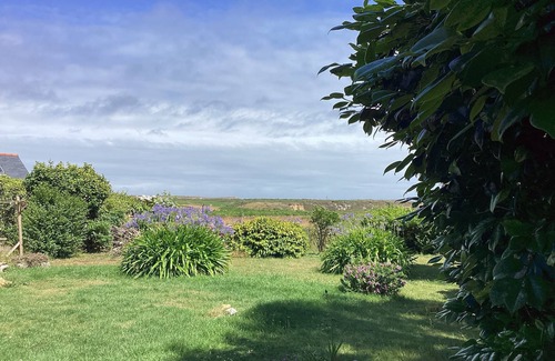 Ushant House | Chez Eliane in front of the sea