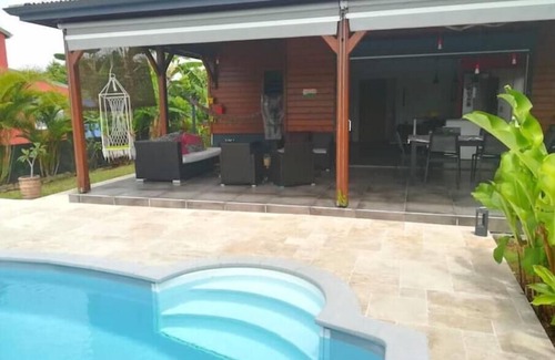 Destrellan House | Chez Labise