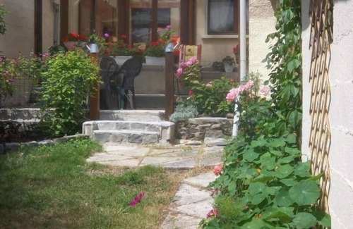 Eteignieres House | CHEZ MARCELLE - ETEIGNIERES