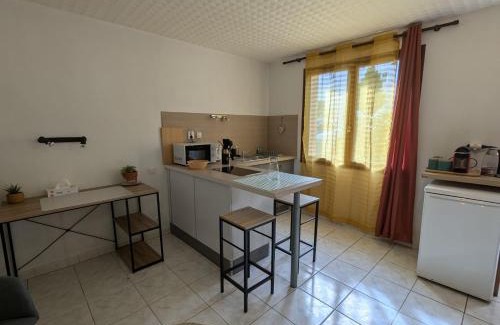 Rive Droite Apartment | Chez Marie et Hugo