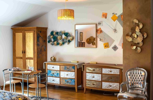 La Pomarede Bed & Breakfast | Chez Phil, Chambres D'hôte, Chambre Thème Métal