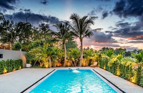 Saraphi Villa | Chiang Mai Luxury Private Pool Villa (5 Bedrooms, Terrace Views, Hi-Speed WiFi)