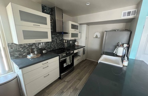 Scottsdale Estates Six Condo | Chic 1 and 1/2 bedroom + loft condo in Scottsdale with community pool + gym